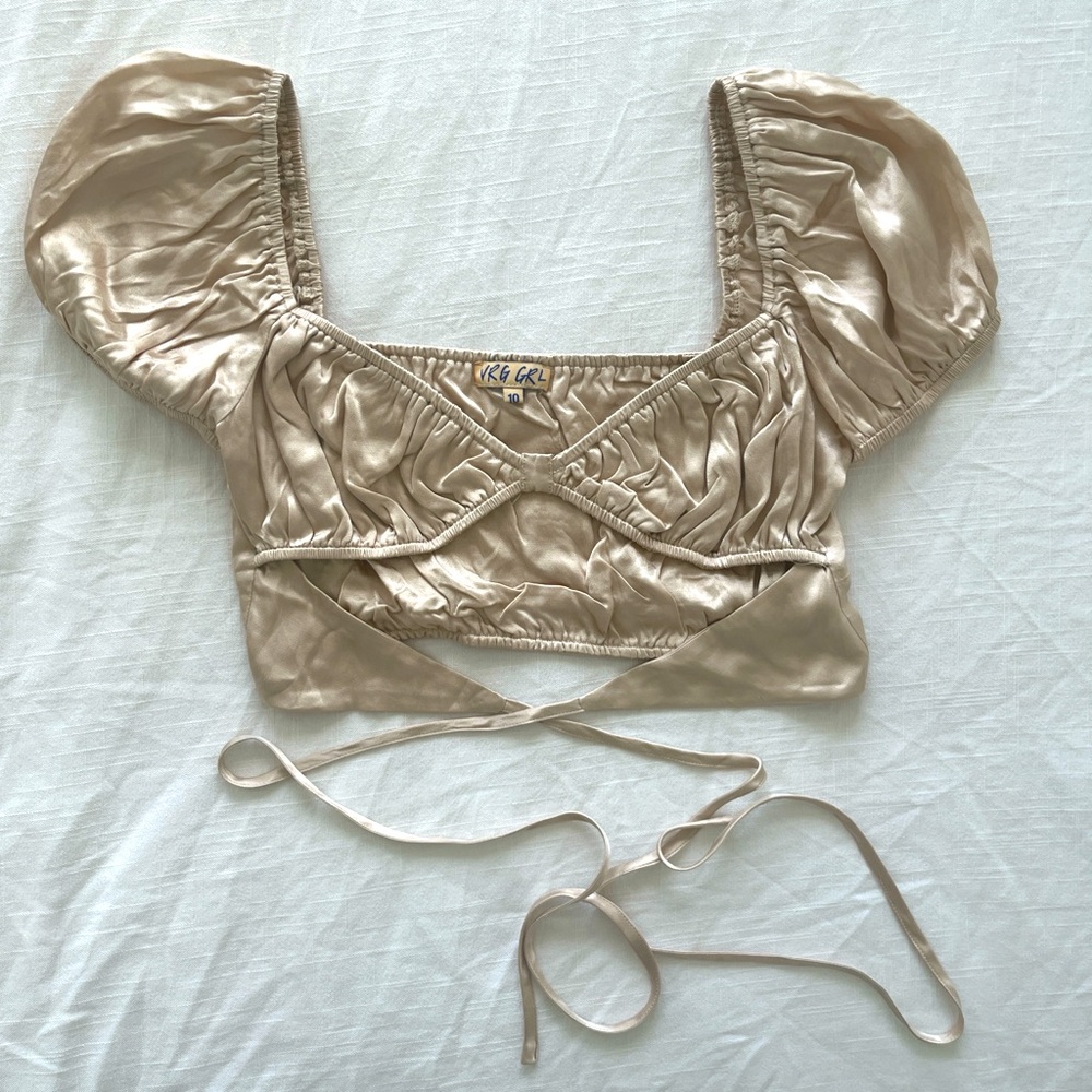 Verge Girl champagne puff sleeve crop top 🍾